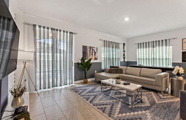 Gorgeous 4 Bd w Pool at Storey Lake Resort 4277 - Photo 17