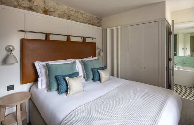 Abbey Strand Apartments, at Holyrood - Photo 12