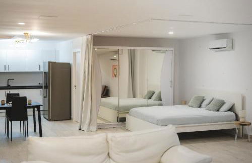 New - MiJa basement Loft Apartment steps from Beach - perfect for Sun and Sport Seekers - Foto 51