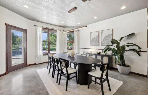 The Perfect Holiday Getaway 5BR 4BA with Pool and Hot Tub - Photo 10