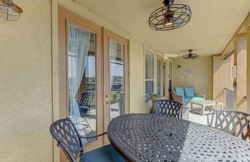 Chic 3BDR for 6 with Pool & Hot Tub Overlooks Marina - Foto 10
