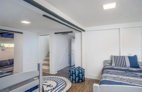 The Blue Sapphire 3BR 3BA Luxury Lakefront Home on Mineola Bay Stunning Views on Chain O Lakes - Photo 55