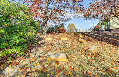 Game Room and Fire Pit West Mifflin Home! - Foto 31