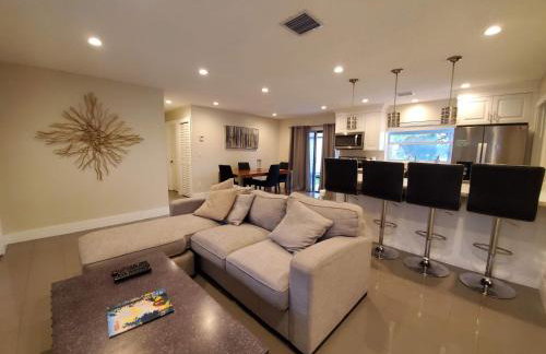 Lakefront Vacation Home - Sleeps 8 - Foto 1