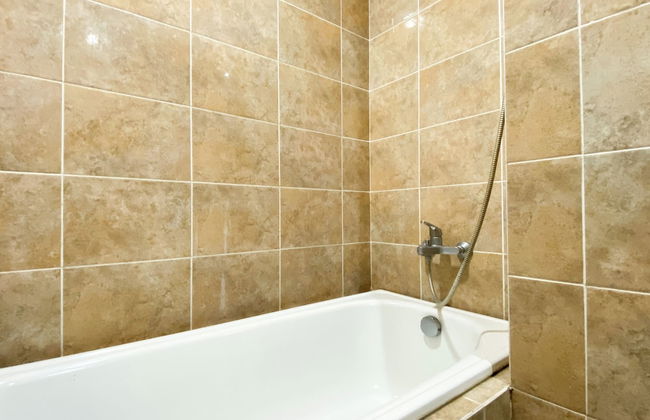 Modern Look And Comfort 2Br Kemang Village Apartment - Photo 23