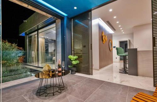 Luxury Lake-View Villa Karmen with Heated Pool, Private Spa & Sunset Terrace - Foto 19