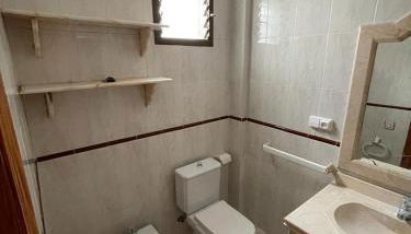 Precioso adosado con parking a 100 metros de la playa - Foto 4