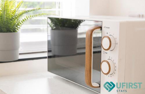 Ideal 4BR Home - Near City Hospital, Sherwood, Clinton Market, QMC & City Centre - Sleeps 8 - Foto 27