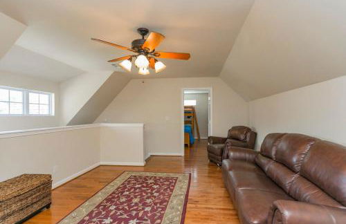 Huge Home For Groups Near Downtown - Foto 7