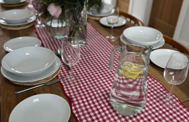 Threshing Barn- Modern 5 Bed, 10 person, Barn Conversion in a Rural Location with Great Access - Foto 30