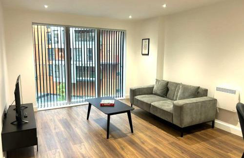 1 Bed Serviced Apartment Bracknell 5 mins from station - Photo 3