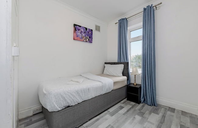 House - Sleeps 10 - Parking - Garden - Foto 5