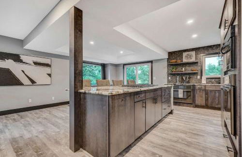 Oak Hills Estate Luxe Forest Escape Near USAFA - Foto 16