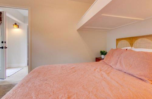 Lakefront Zirconia Home with Boathouse and Dock! - Foto 22