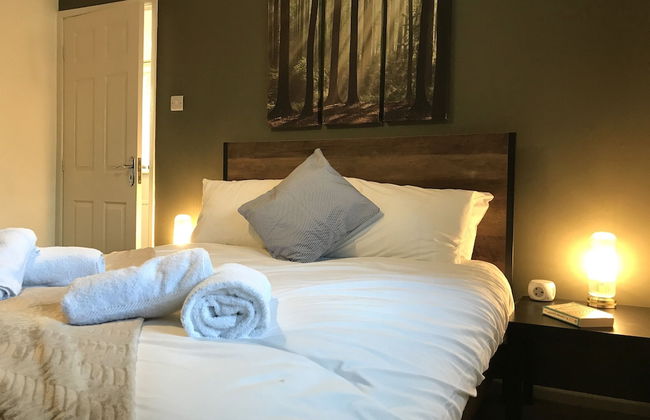 Sleeps up to 7, Parking, Office, Preston Nr M6/m65 - Foto 1