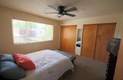 Home near Balloon Fiesta Park! - Photo 24