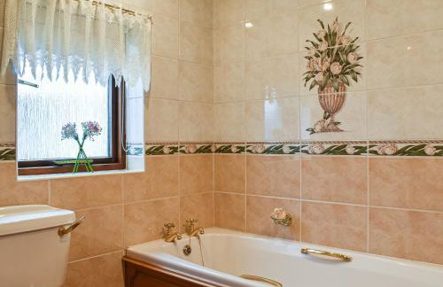 Priory Barn - Photo 18