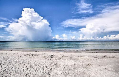 Beachfront Condo with Pool in Redington Shores - Foto 3