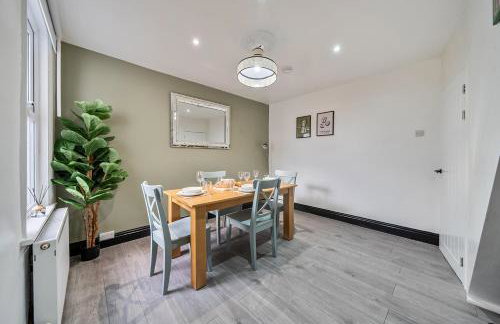 Modern Bletchley home with stylish decor - Foto 9