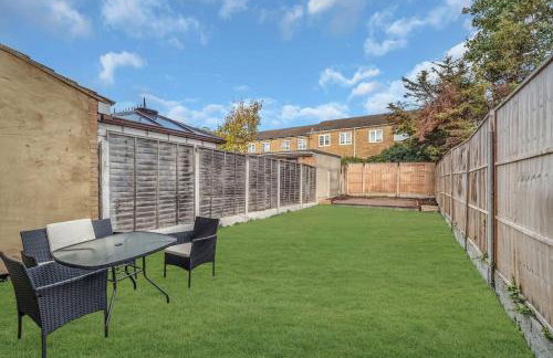 Bella Homes-Spacious 4 bedroom Modern Town house Romford - Foto 15