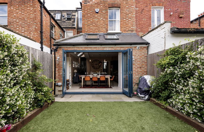 Spectacular Shepherds Bush Home Close to Westfield - Photo 36