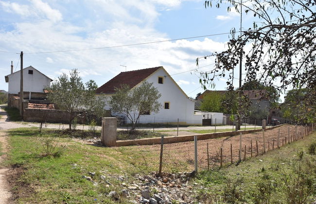 This Pleasant Holiday Home is an Ideal Starting Point to Explore Dalmatia - Foto 27