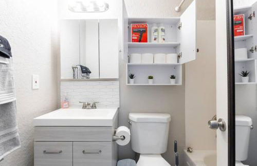 Spacious 2BR Condo, Steps to Downtown Gilbert, King Bed & Laundry - Foto 34