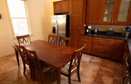 2 bedroom Boston condo in Jamaica Plain with parking - Foto 6