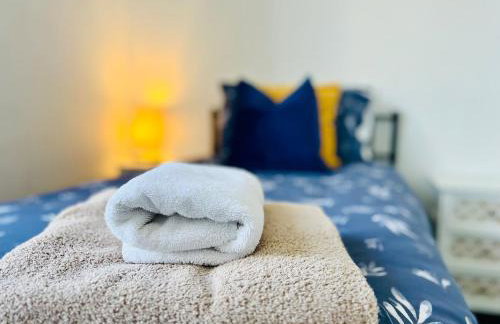 4-Bedroom House 5 mins to Beach & Parking - Foto 36