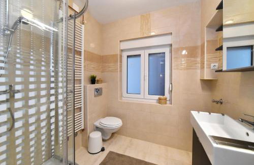 Block Apartment Upper Town - Photo 14