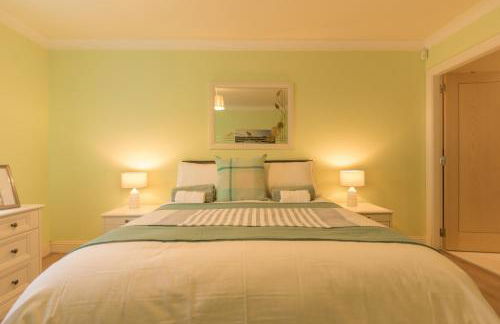 Marina View Apartment - Photo 15