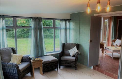 Large House On Farm With Own Heated Pool, As Seen On BBC TV - Photo 23