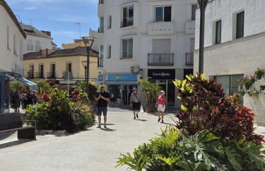 Sea View Penthouse Apartment with Hot Tub - Casa Bella Vista, Buenas Noches , Estepona - Photo 57