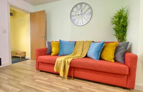 Spacious 5 bed townhouse Manchester, Salford Qauys - Two Bedroom with Parking - Foto 26