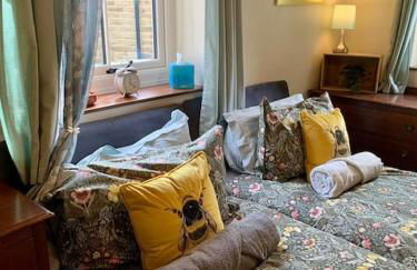 Bronte Stables - Cozy period house with parking and walled garden - Foto 28