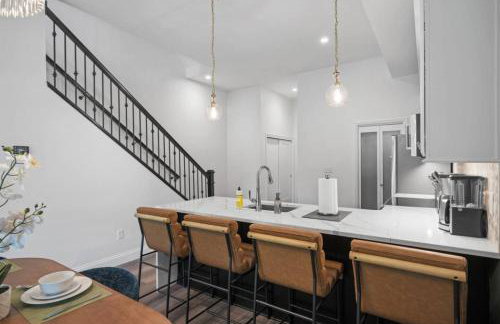 Stunning Penthouse Double King Suite on Butler Street with rooftop deck and free off street parking - Foto 14