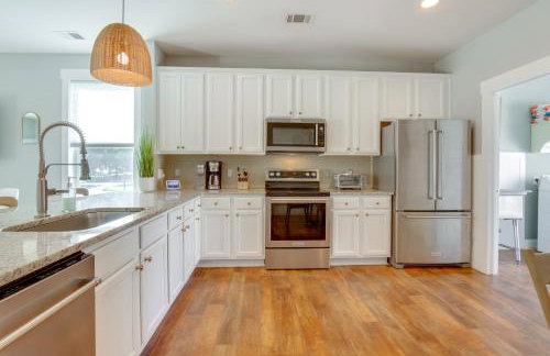 Coastal Home with Yard Less Than 1 Mi to Old Town Bluffton! - Photo 10