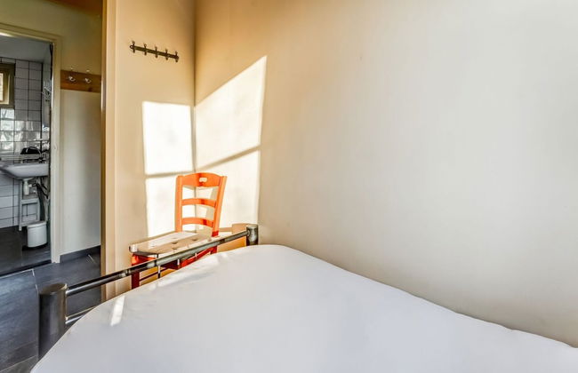 Tranquil Holiday Home in Lage Zwaluwe With Terrace - Photo 2