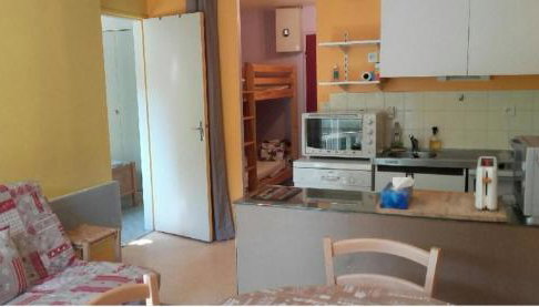 Appt au lioran à Laveissiere, 6pers, 1 chambre, lits superposés et canapé - Foto 4