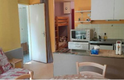 Appt au lioran à Laveissiere, 6pers, 1 chambre, lits superposés et canapé - Foto 4