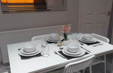 Hilltop Place Suites 3 Bedrooms 4 beds for CONTRACTORS with FREE PARKING FOR VANS - Foto 6