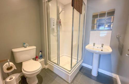 Marina View Apartment with Balcony & Sea Views - Foto 5