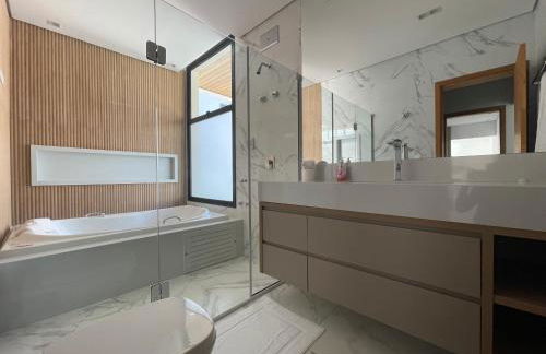 Casa moderna alto padrão em condomínio - Foto 25