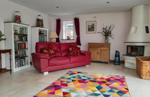 Canal-side 5-Bed Cottage - Sleeps 10 Pet Friendly - Foto 2