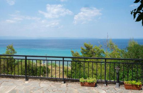 First in the sea with amazing view house - Photo 10