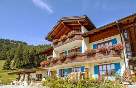 Gemütliche Ferienwohnung Bergwiese, 2-Raum, separates Schlafzimmer, schönen Balkon oder Terrasse, Komfort Ausstattung, ruhige Südlage, kostenfrei WLAN und schöne helle Sauna, Brötchenservice, Parkplatz, Hunde auf Anfrage, E-Tankstelle, Sonnenlage - Photo 1