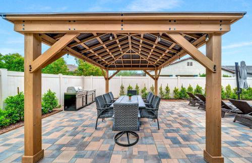 IndioStay 5min to Coachella & Stagecoach Fest -Private Pool, Water Slide, Waterfall, Jacuzzi, Fire Pit - Foto 36