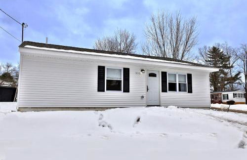 Rutland's Hidden Gem: 2 Br/1ba Renovated Home Close To Everything 2 Bedroom Home - Foto 11