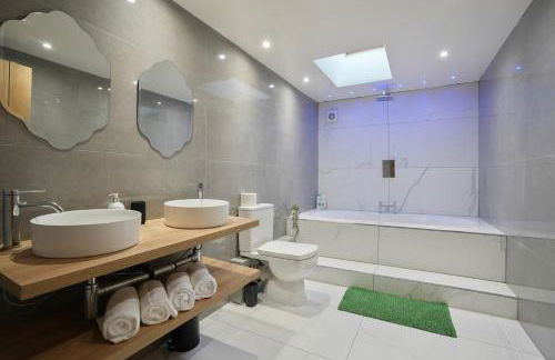 Modern 5BR Victorian Home in Liverpool - Foto 10