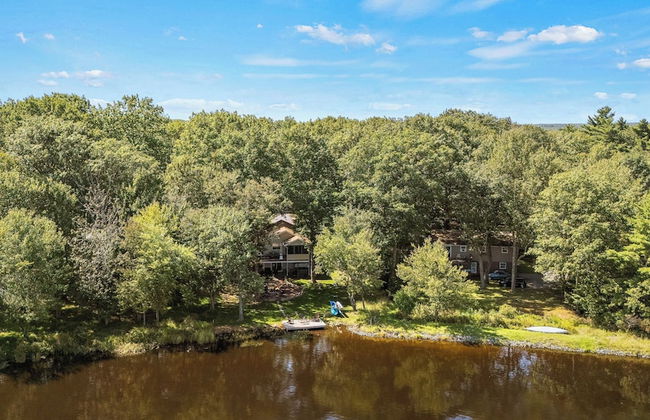 Lake Daze by Avantstay Lakefront w/ Modern Interior, Enclosed Porch & Hot Tub - Foto 53